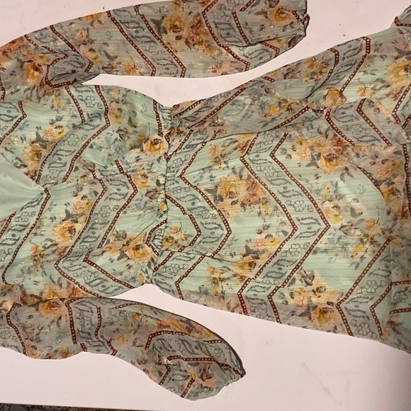 V neck LC dress - Picture 3 of 3